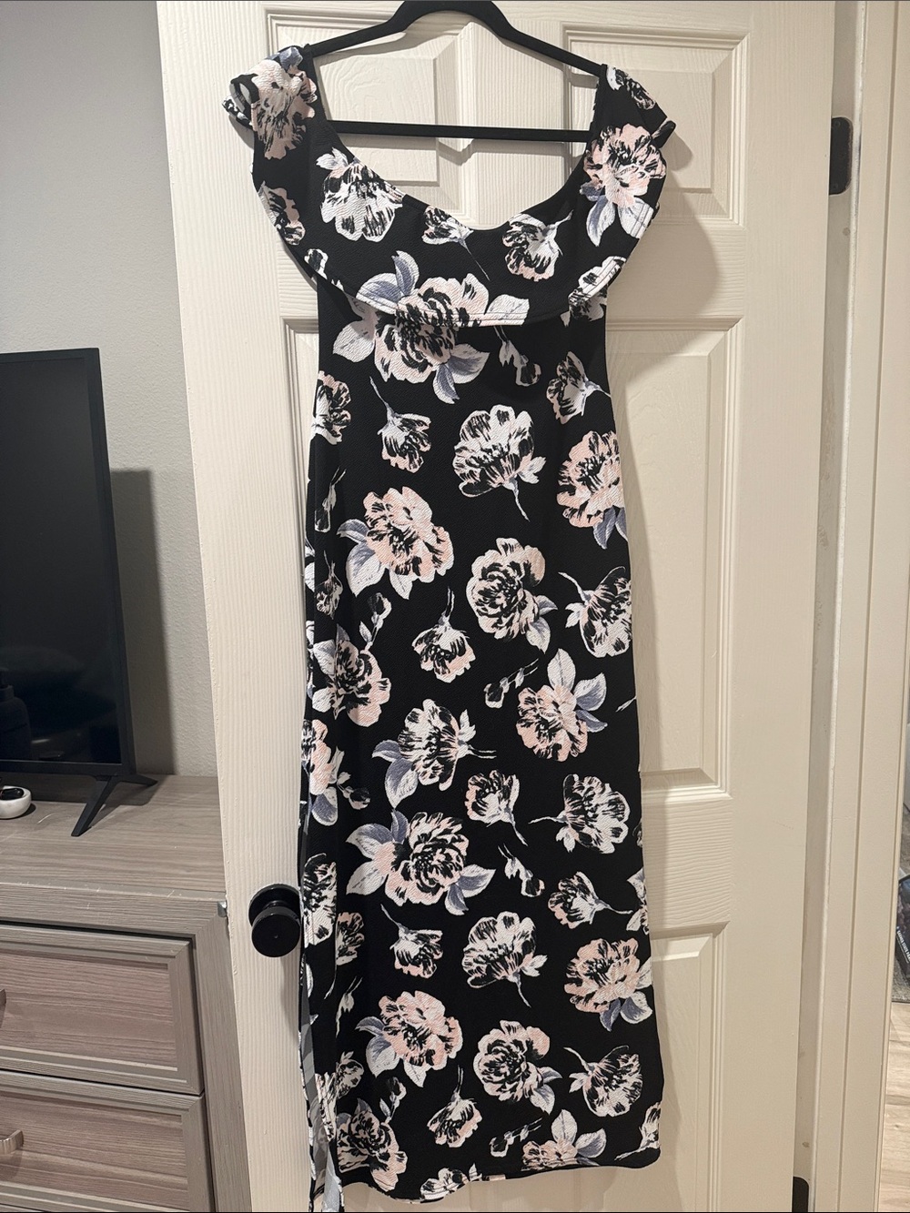 Boohoo Black Floral Off-Shoulder Dress with Pink and White Flowers Size 12